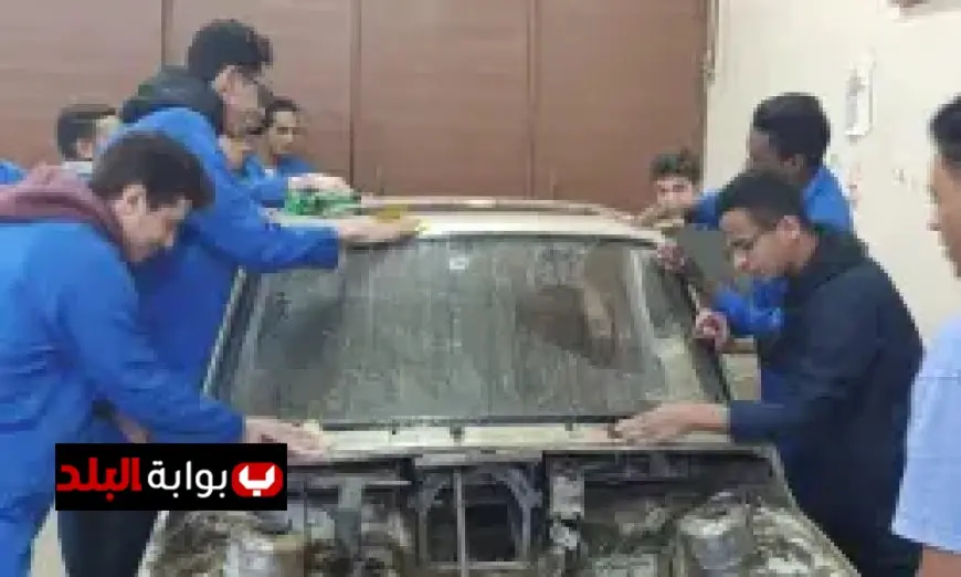 طلاب الهندسة في جامعة عين شمس يبتكرون سيارة كهربائية من الخردة