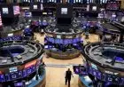 الأسهم الأمريكية تنخفض بينما يترقب المستثمرون تقييمات جديدة للذكاء الاصطناعي