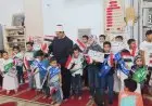 وزير الأوقاف يثني على إمام قام بتوزيع أعلام مصر على الأطفال بعد صلاة الجمعة