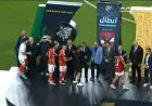 زيزو يحرج نائب رئيس الزمالك برفض مصافحته خلال تتويجه بالسوبر