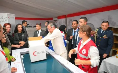 رئيس كولومبيا يزور الهلال الأحمر ويثني على جهود مساعدات الفلسطينيين الإنسانية