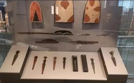 بلطة تعود لـ 700 ألف سنة تظهر في المتحف المصري الكبير بتفاصيل يكشفها مصطفى وزيري فيديو