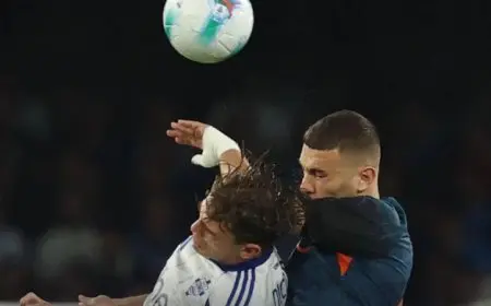 نابولي وكومو ينتهون بالتعادل السلبي في مباراة مثيرة بالدوري الإيطالي