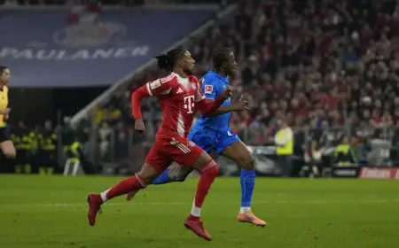 بايرن ميونخ يتفوق على ليفركوزن بثلاثة أهداف في قمة البوندسليجا