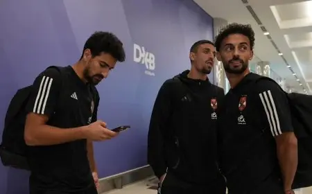 بعثة الأهلي تصل دبي استعدادا للإقامة في العين