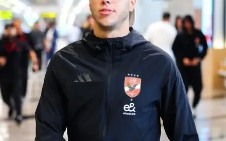 بعثة الأهلي تصل مطار دبي استعدادا للانتقال إلى مقر الإقامة في العين