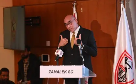 هشام نصر يجتمع بجون إدوارد ولاعبي الزمالك استعدادا لكأس السوبر