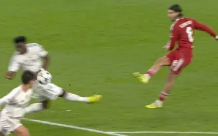 ليفربول يستضيف ريال مدريد في دوري أبطال أوروبا وشوط أول بلا أهداف