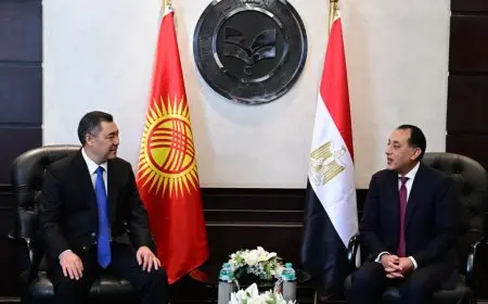 رئيس الوزراء يشارك رئيس الجمهورية القيرغيزية في مائدة مستديرة حول الاقتصاد المشترك