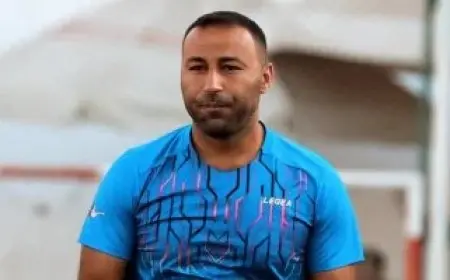 أحمد عبد الرؤوف يقدم محاضرة فنية تحفيزية لنجوم الزمالك قبل مواجهة بيراميدز