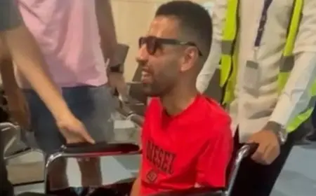 مؤمن زكريا يتوجه إلى الإمارات لتشجيع الأهلي في مباراة السوبر المصري