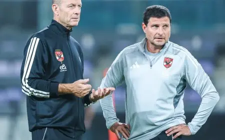 توروب يقدم محاضرة تحفيزية للاعبي الأهلي قبل مواجهة سيراميكا كليوباترا