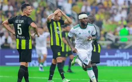 نفاد تذاكر ديربي جدة بين الأهلي والاتحاد قبل أيام من المباراة الحاسمة