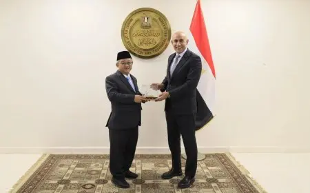 وزير التربية والتعليم يعقد مباحثات مع نظيره الإندونيسي لتعزيز التعاون وتبادل الخبرات التعليمية