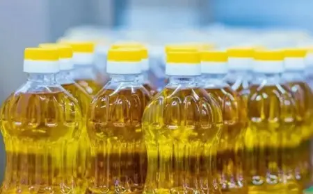 التموين تطلق عبوة زيت خليط 700 مللي بسعر 46 جنيهاً عبر سلسلة تجارية شهيرة