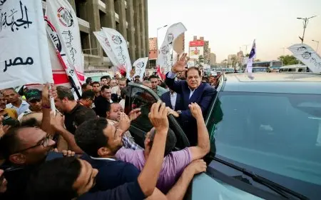 حشود ضخمة وطوابير طويلة تتدفق لدعم النائب محمد أبو العينين في الجيزة