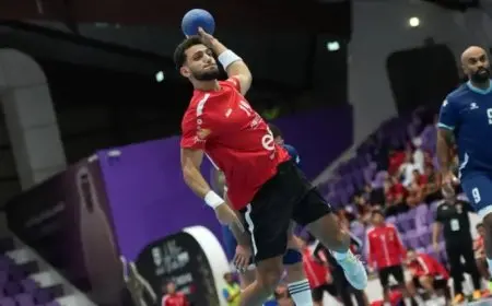 الأهلي يسيطر على سموحة في الشوط الأول من نهائي كأس السوبر المصري لكرة اليد