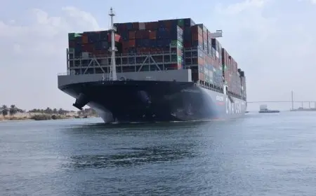 عبور سفينة الحاويات العملاقة CMA CGM JULES VERNE في قناة السويس يثير اهتمام العالم
