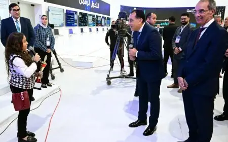 مدبولي يلتقي بطفلة مصرية تحصل على المركز الأول عالميًا في الذكاء الاصطناعي