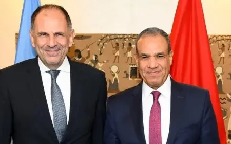وزير الخارجية المصري يلتقي نظيره اليوناني لبحث تطورات الأوضاع في غزة والسودان