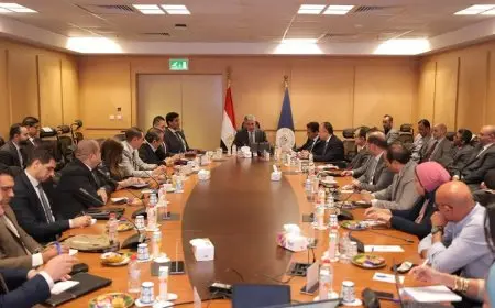 وزير السياحة يرصد استعدادات منظومة التأشيرة السياحية الجديدة قبل التشغيل التجريبي في المطارات