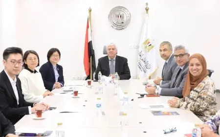 وزير التعليم العالي يستكشف فرص التعاون مع وفد الجامعة المفتوحة بالصين