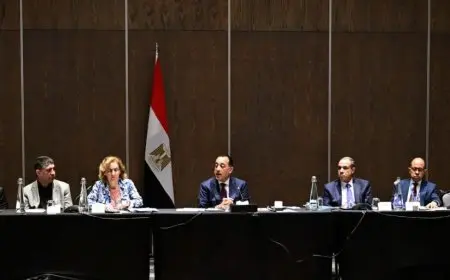 رئيس الوزراء يجتمع بـ 40 من قادة الشركات والمؤسسات البحثية الكبرى في جنوب أفريقيا