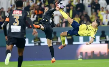 رونالدو يحقق هدفًا تاريخيًا في فوز النصر الرباعي على الخليج في الدوري السعودي