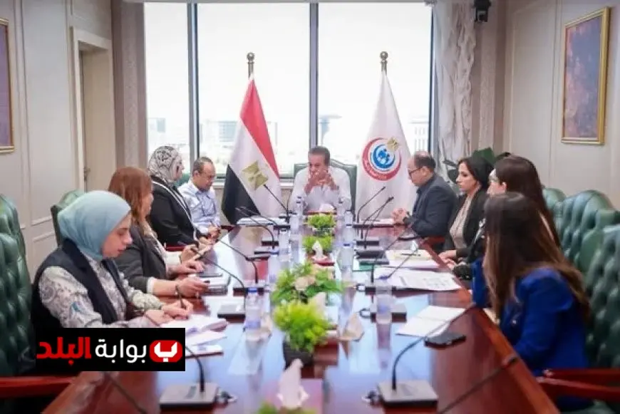 وزير الصحة يخطط لتعزيز خدمات العلاج الطبيعي وتحسين معامل التحاليل في البلاد