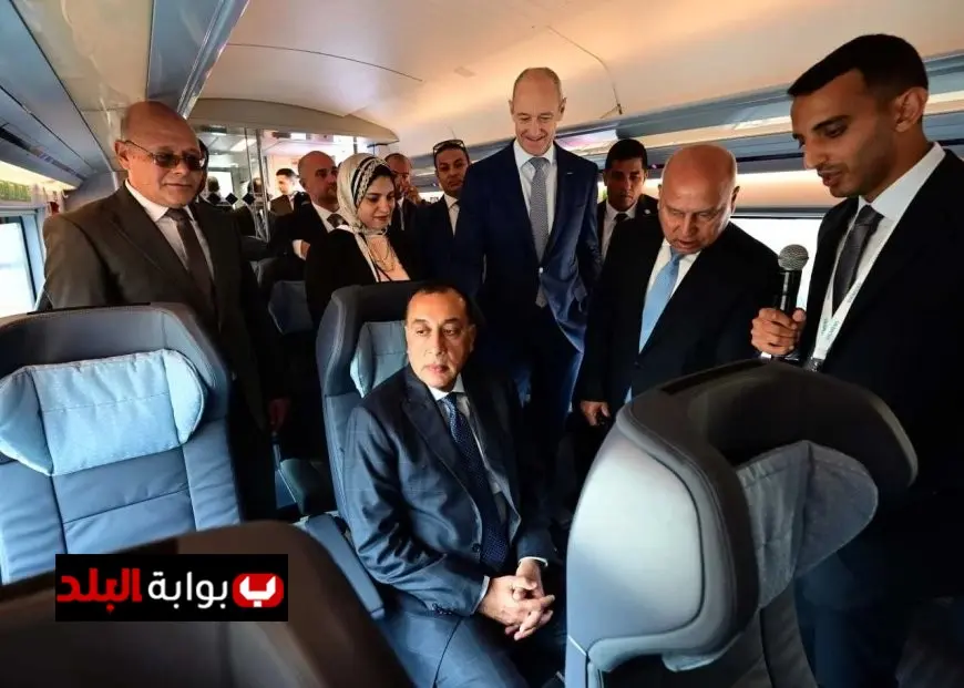 مدبولي يزور أول أتوبيس برمائي محلي الصنع في مصر ويستعرض إمكانياته المتطورة