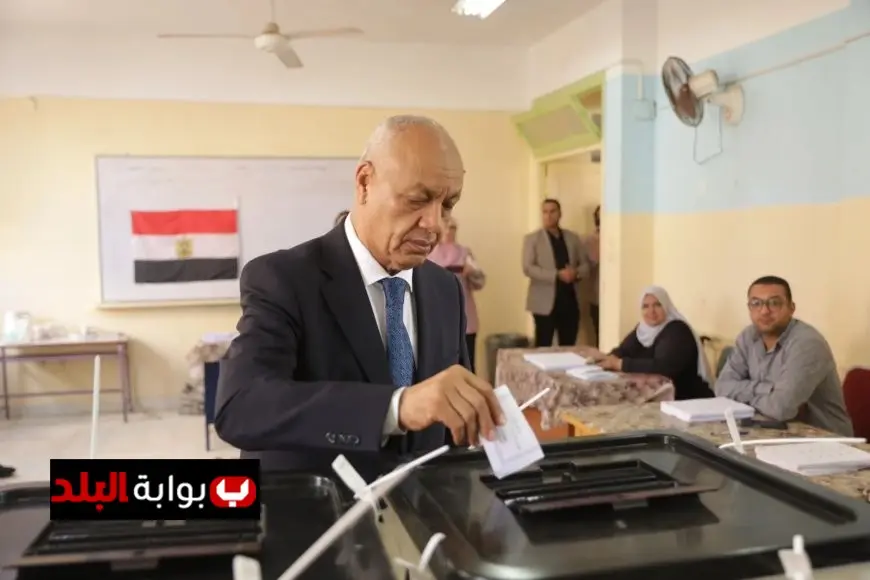 النائب مصطفى بكري يشارك في انتخابات مجلس النواب في 6 أكتوبر ويعبر عن رأيه الانتخابي