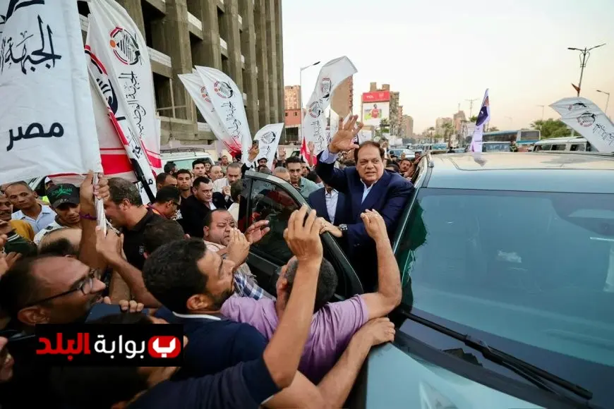 حشود ضخمة وطوابير طويلة تتدفق لدعم النائب محمد أبو العينين في الجيزة