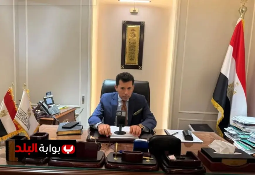 أشرف صبحي يلتقي بشباب رياضات الدراجات النارية والسيارات استعدادا لجولة مميزة في سيناء