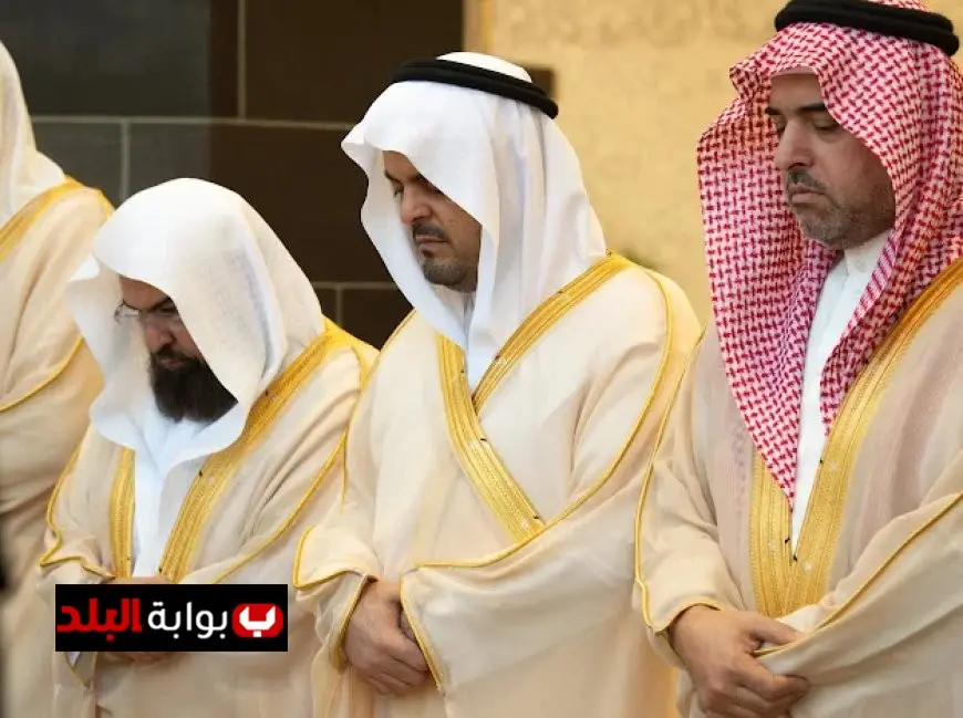 نائب أمير مكة يقود صلاة الاستسقاء في المسجد الحرام لتعزيز الأمل والمناخ الجيد