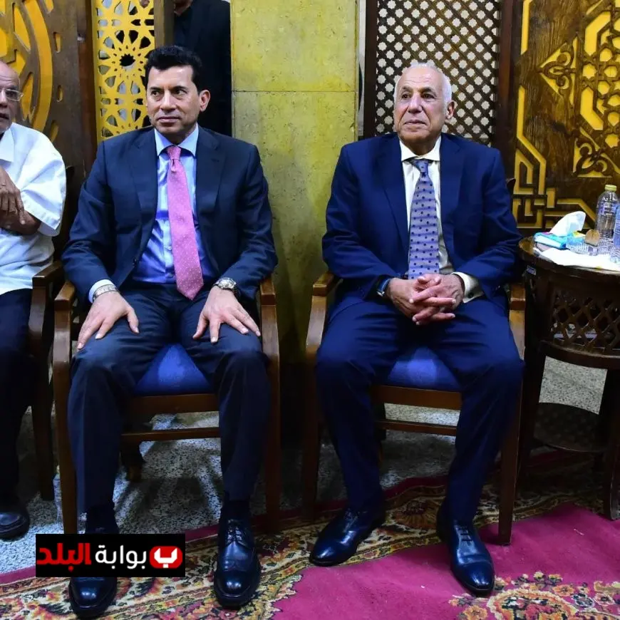 وزير الرياضة يعزي في وفاة محمد صبري ويكرم ذكراه