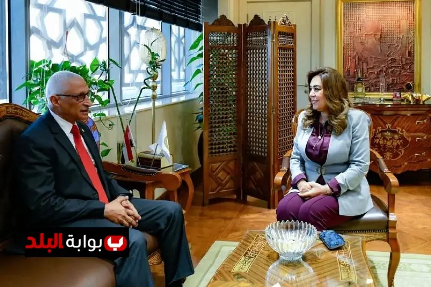 وزيرة التنمية المحلية تستعرض مع محافظ شمال سيناء التقدم في تنفيذ المشروعات التنموية