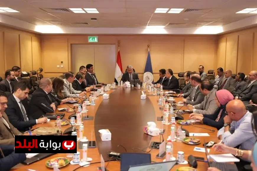 وزير السياحة يرصد استعدادات منظومة التأشيرة السياحية الجديدة قبل التشغيل التجريبي في المطارات