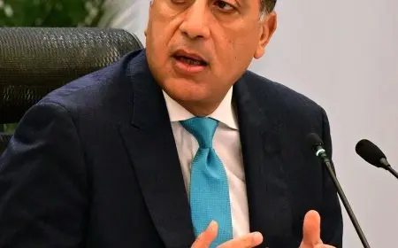 رئيس الوزراء يولي اهتمامه لتطورات حريق سوق الخواجات في المنصورة