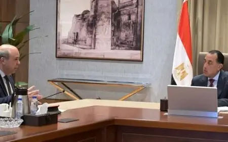 رئيس الوزراء يراقب جهود وزارة الطيران المدني لتحسين المطارات المصرية