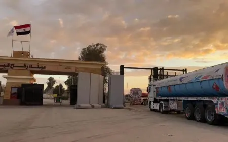 الهلال الأحمر المصري يطلق القافلة 94 من زاد العزة لتوفير الملابس الشتوية لأهالي غزة