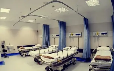 فيتش تبرز نجاح الحكومة في تعزيز الرعاية الصحية مع تجاوز التمويل 115 مليار جنيه