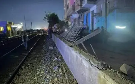 السكة الحديد تعلن عدم وجود إصابات أو أضرار فنية بعد سقوط حاويات من قطار بضائع في القليوبية