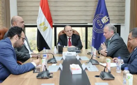 رئيس هيئة الدواء يناقش بحماس مشروعات التتبع الدوائي والتحول الرقمي مع ممثلي شركة داف