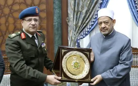 شيخ الأزهر يلتقي مدير كلية الدفاع الوطني لبحث سبل تعزيز التعاون المشترك