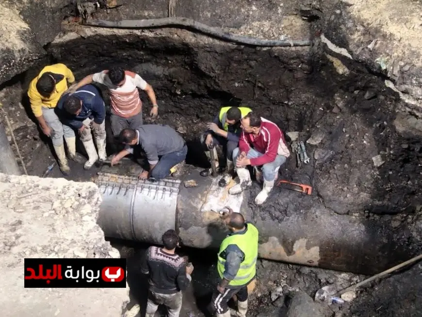 استئناف إمدادات المياه بعد إصلاح كسر خط المياه بقطر 1000 مم أمام مستشفى أم المصريين