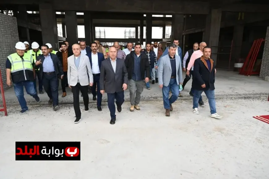 كامل الوزير يستعرض مشروعات القطار السريع والكباري ومحاور النيل في صعيد مصر