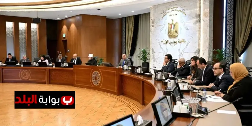 الحكومة تستعرض أفكار جديدة لتطوير منطقة الزبالين في منشأة ناصر