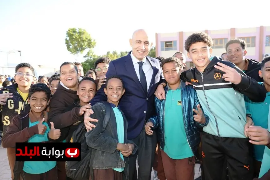 وزير التربية والتعليم ومحافظ أسوان يراقبان أداء العملية التعليمية في مدرسة الشهيد عمرو فريد المتميزة للغات