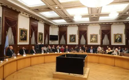 محافظ القاهرة يدشن تسليم 40 عقدًا موثقًا لمصانع وورش شق الثعبان