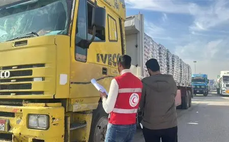 الهلال الأحمر يرسل قافلة زاد العزة 111 إلى غزة محملة بـ 6160 طن من المساعدات الإنسانية